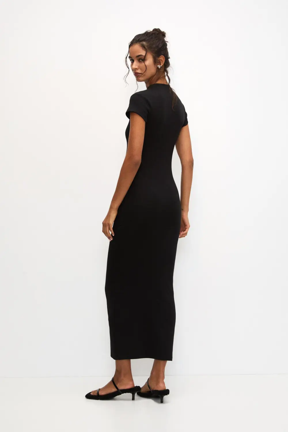 Vestido midi cuello perkins