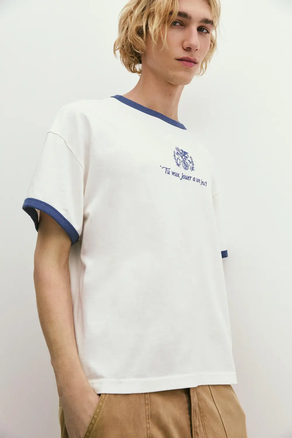 Contrast embroidered T-shirt