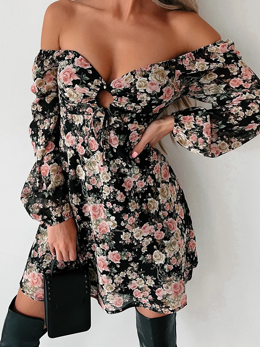 Floral Black Dress With Puffed Sleeves
