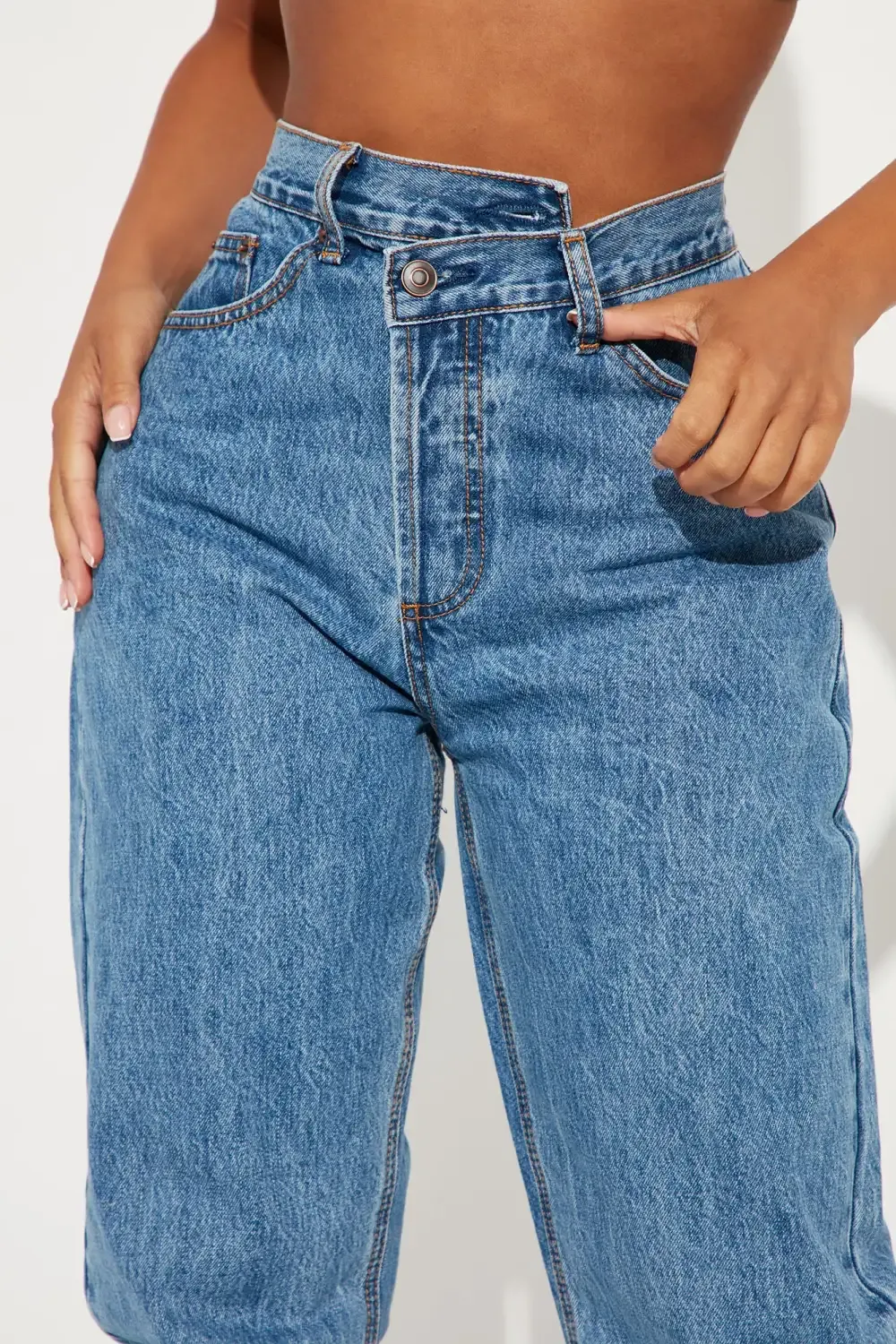 Petite Crossover Straight Leg Jeans - Medium Wash