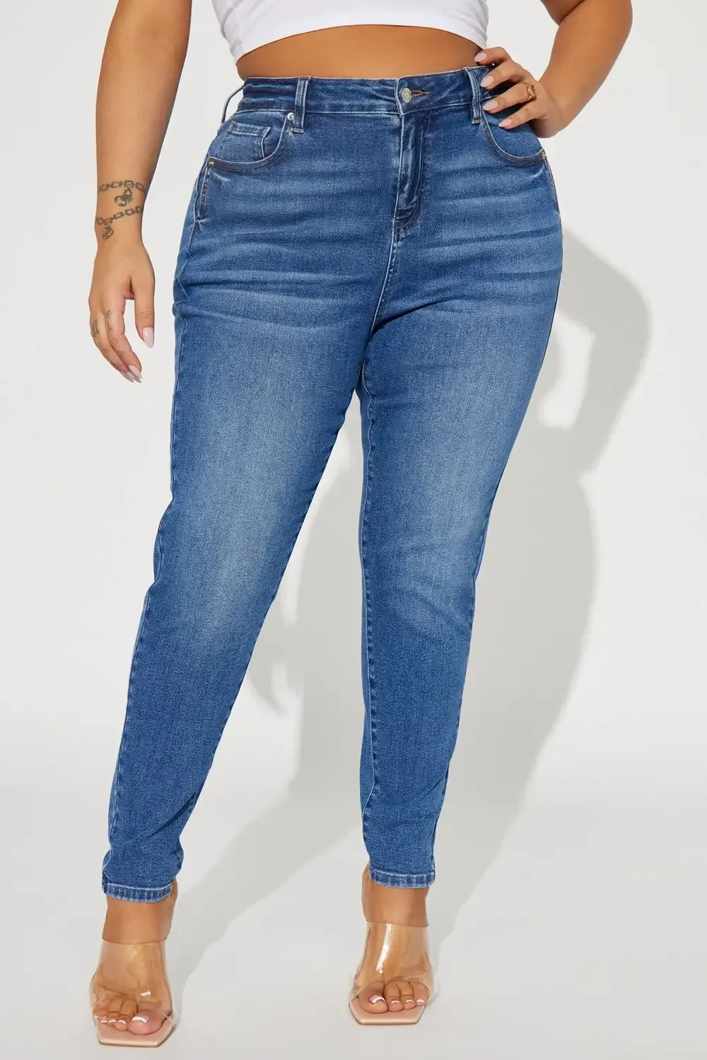 In Plain Sight Skinny Jeans - Medium Wash