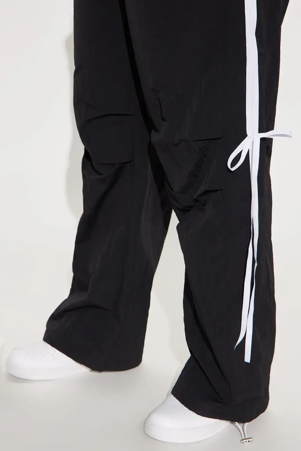 Taura Windbreaker Track Pant - Black