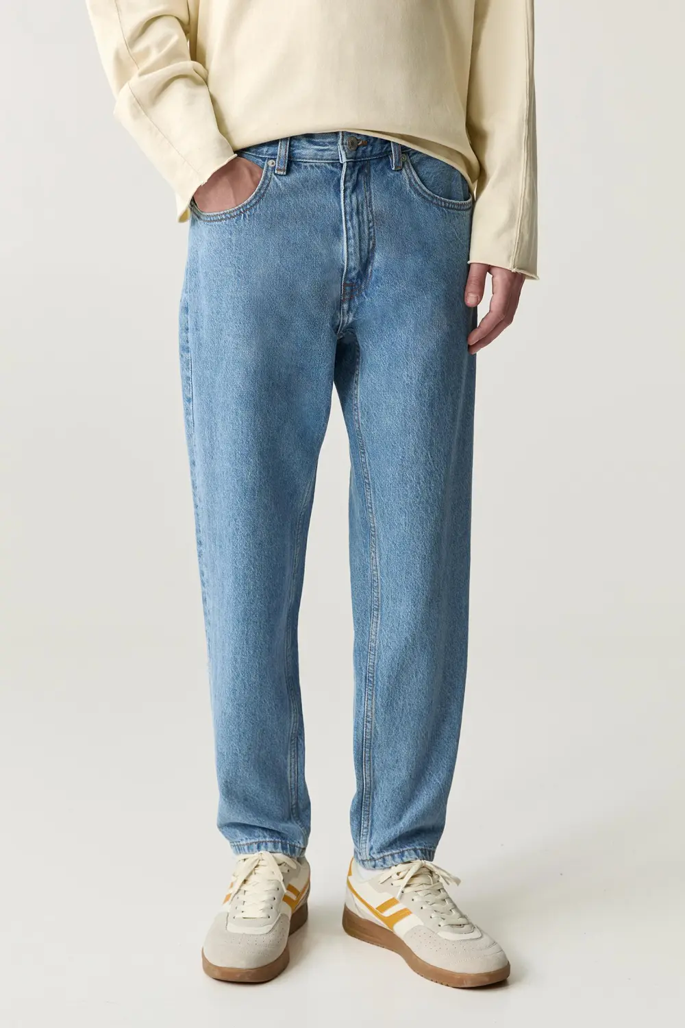 Standard jeans