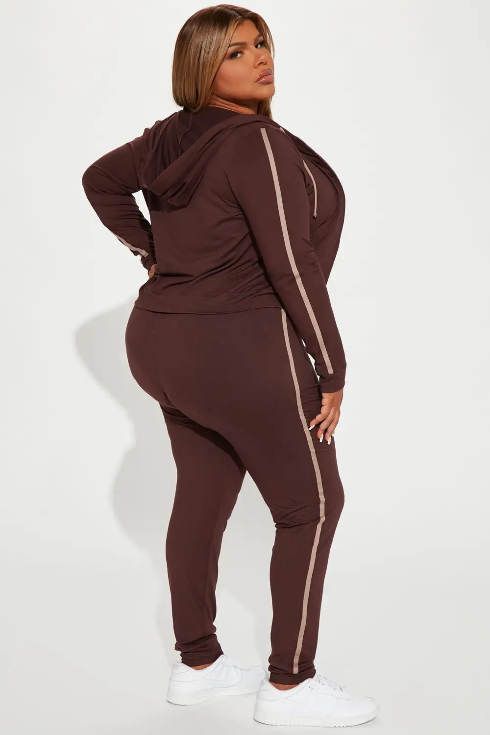 Tennis Courts III Zip Set - Chocolate