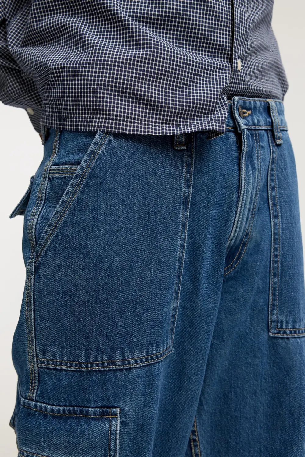 Straight-leg cargo jeans