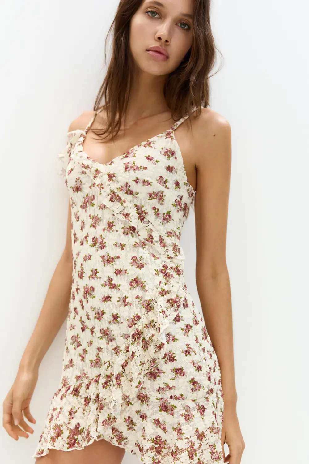 Vestido corto flores encaje