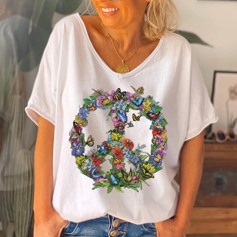 Hippies Flower Ring Design Simple Daily T-shirt