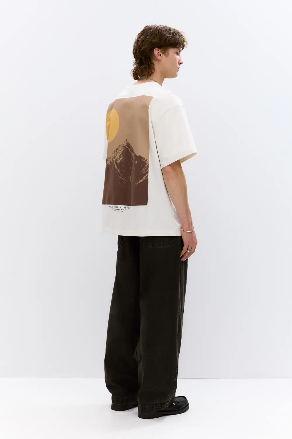 Short sleeve T-shirt with a landscape graphic