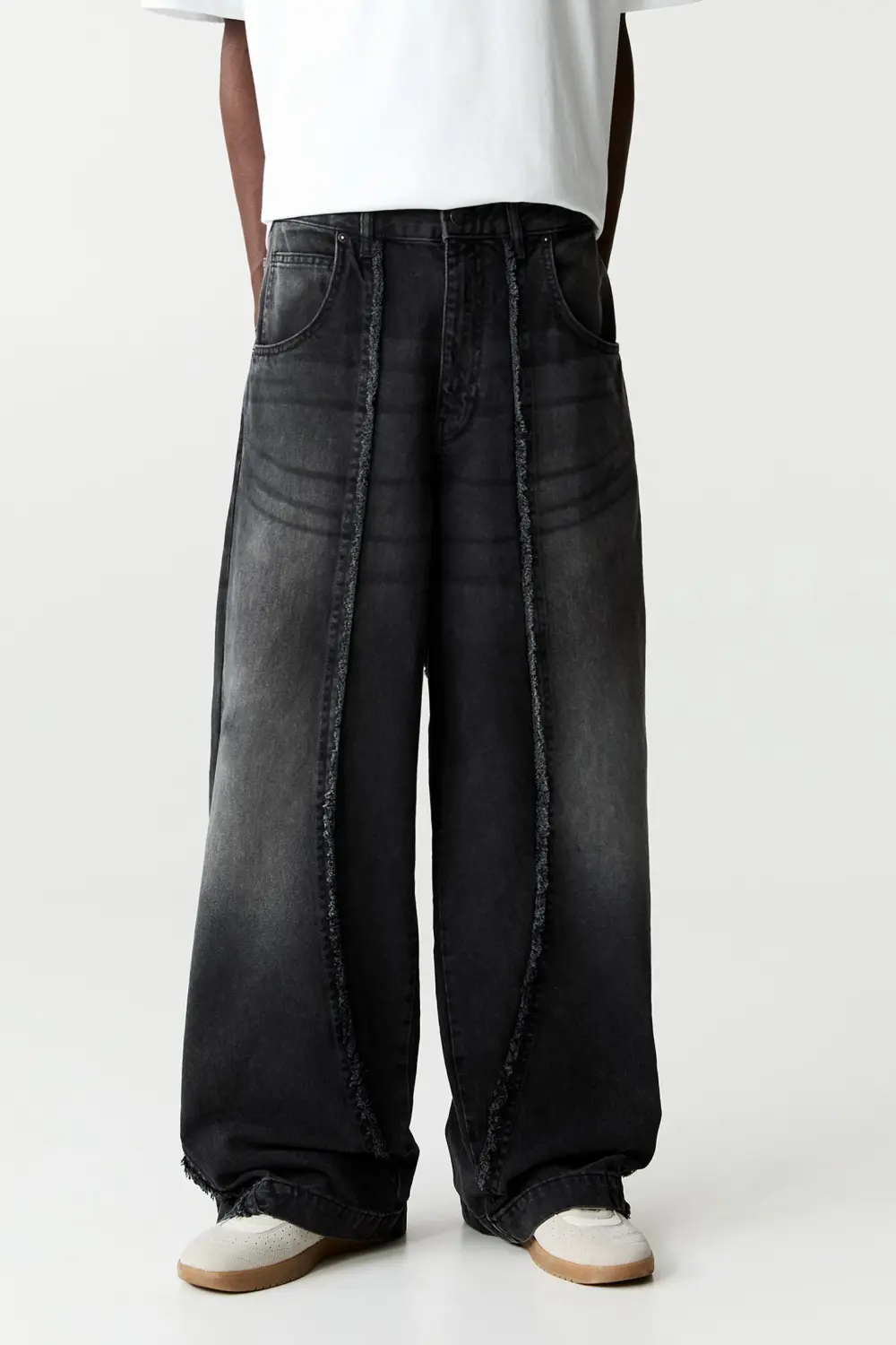 Baggy jeans with fringing