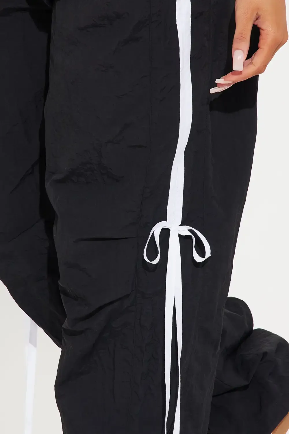 Taura Windbreaker Track Pant - Black