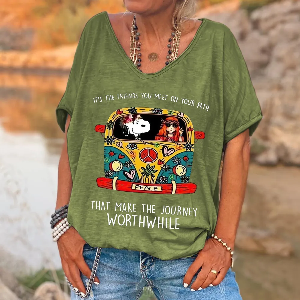 It's The Friends You Meet On Your Path Printed V-neck Women's T-shirt