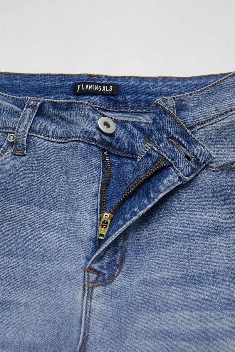 Wash Embroidery Raw Hem Mid Rise Crop Jeans