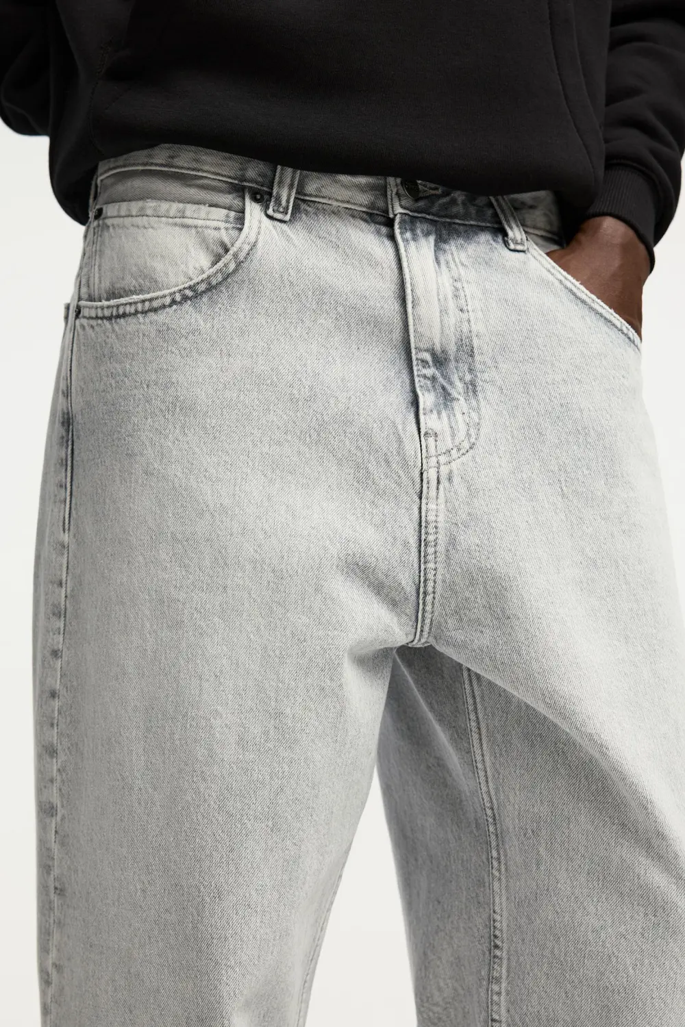 Loose baggy jeans
