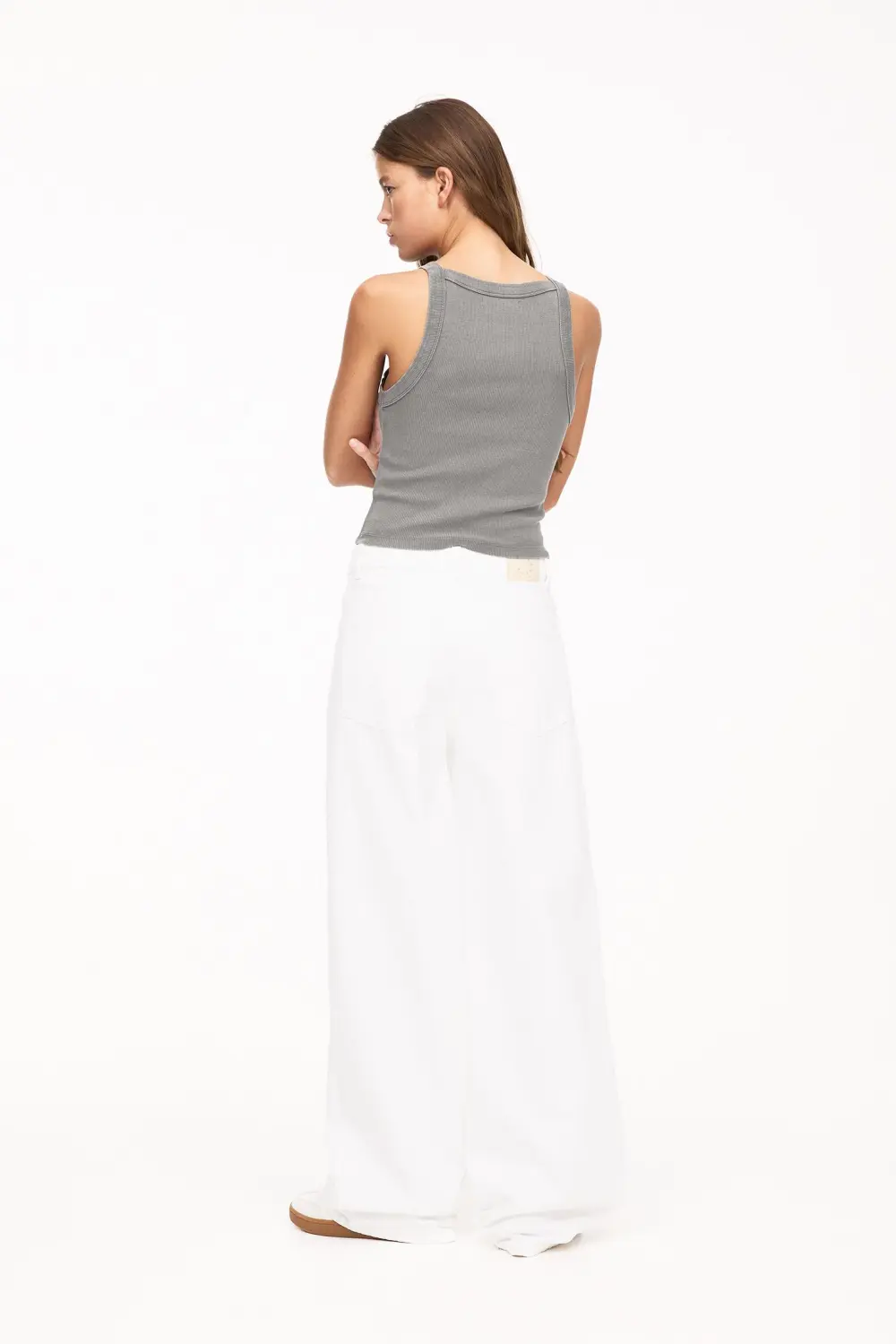 Halter neck tank top with trims