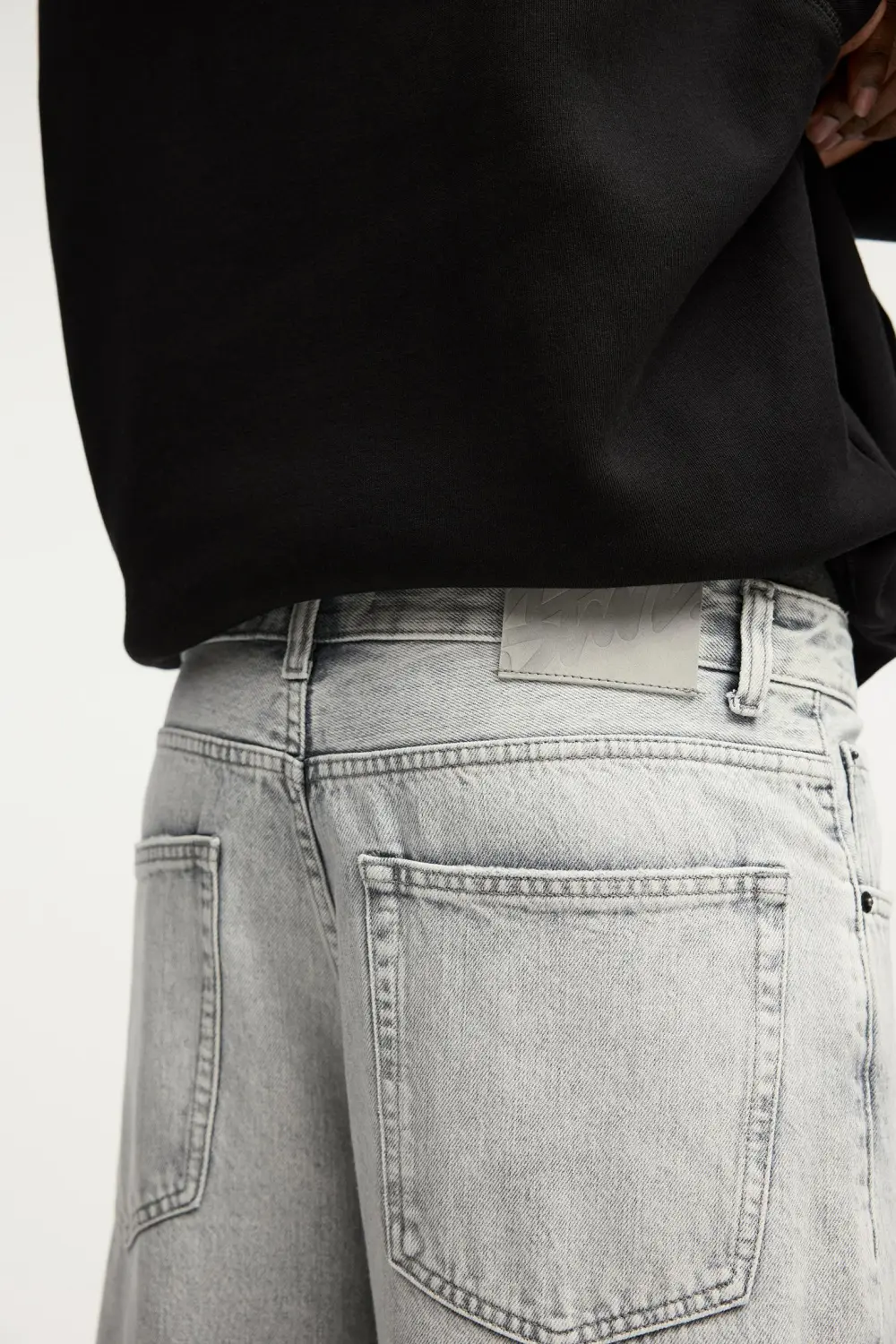 Loose baggy jeans