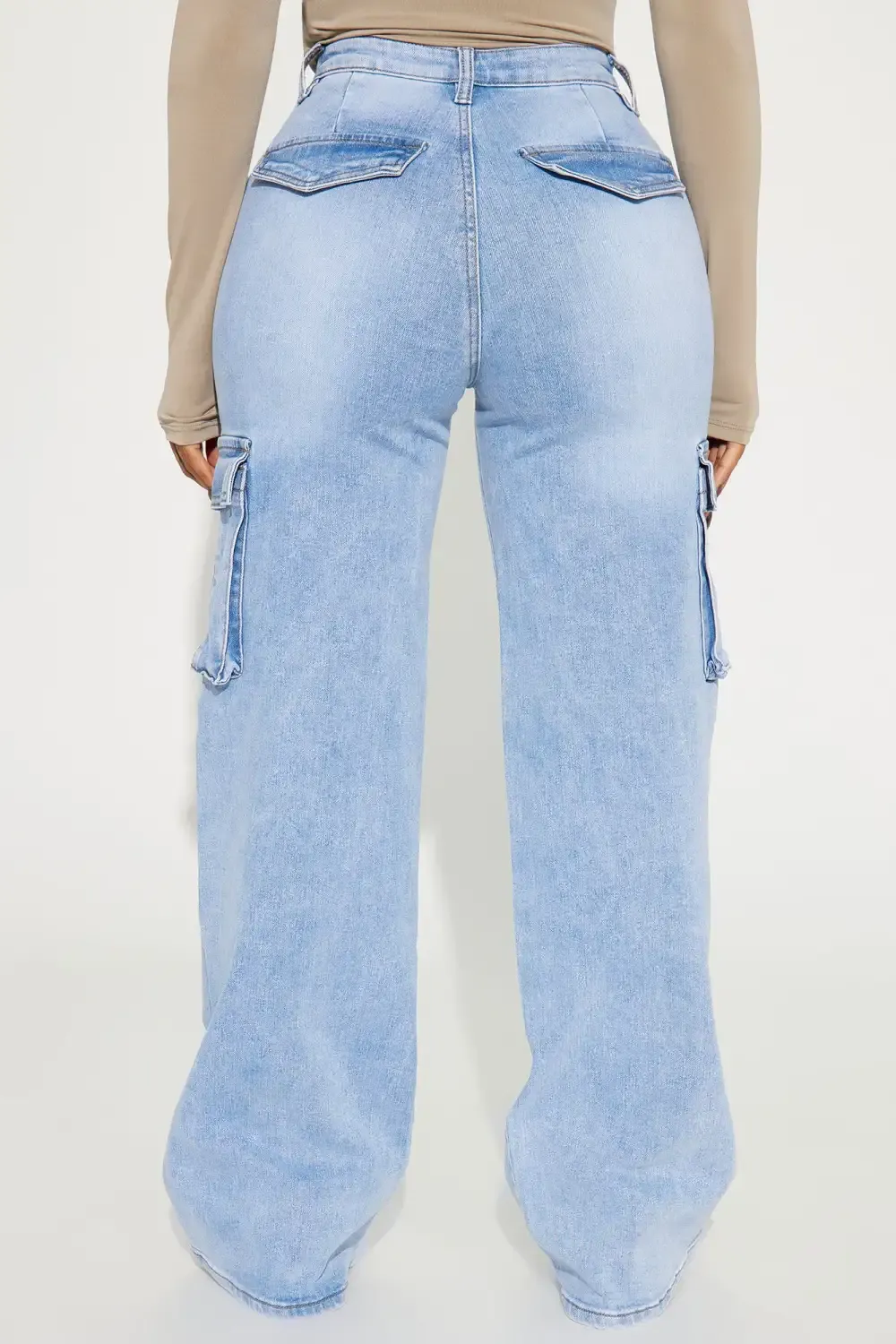 Not That Serious Stretch Cargo Jeans - Light Wash