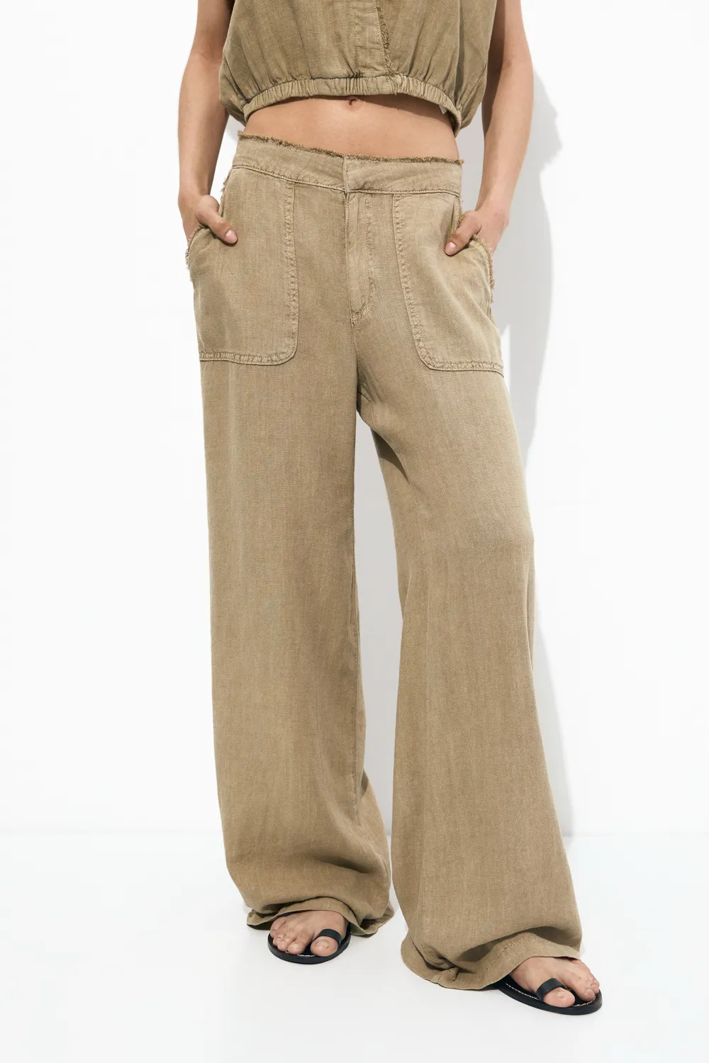 Pantalón fluido desflecado con lino