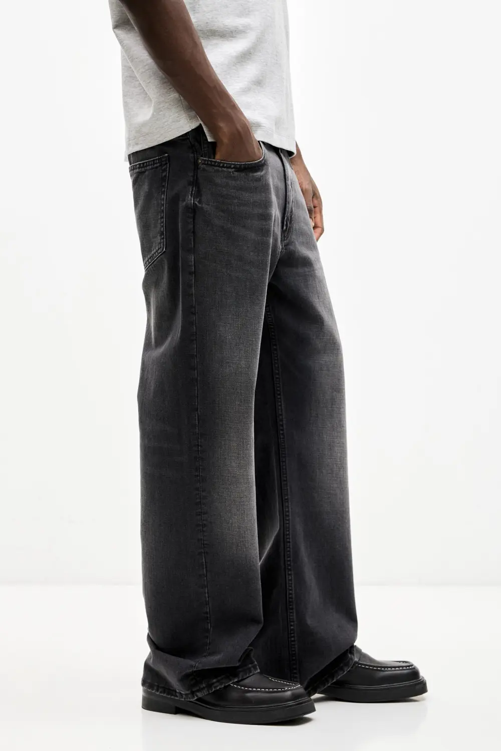 Loose flared jeans