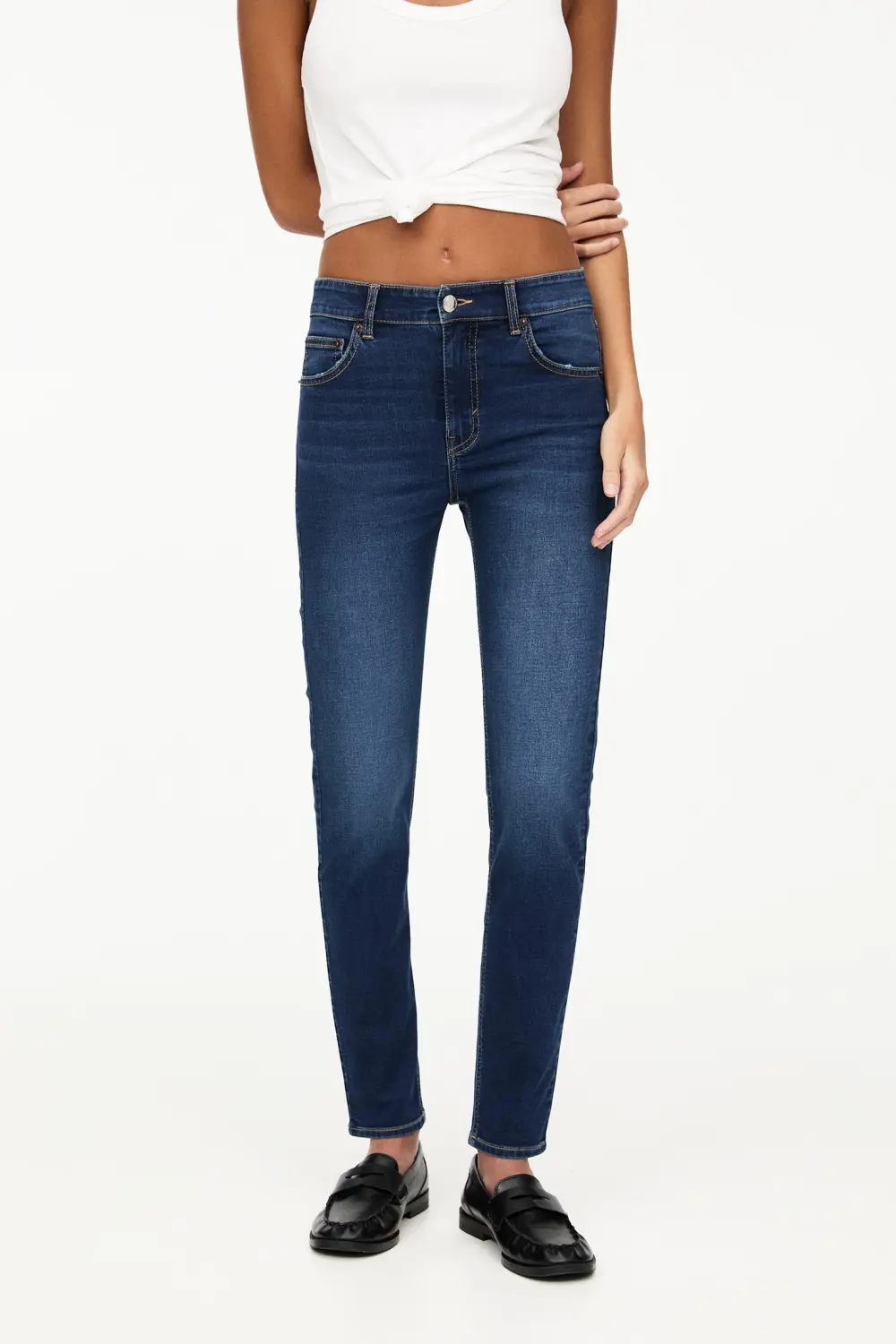 Jeans skinny tiro medio
