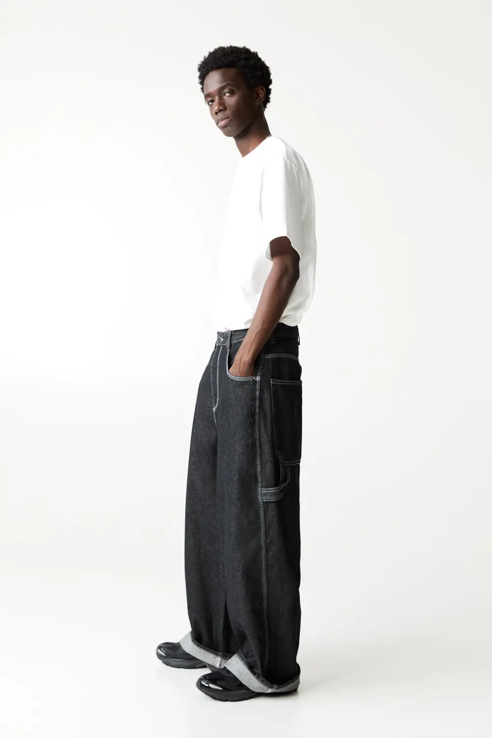 Super baggy carpenter jeans with turn-up hems