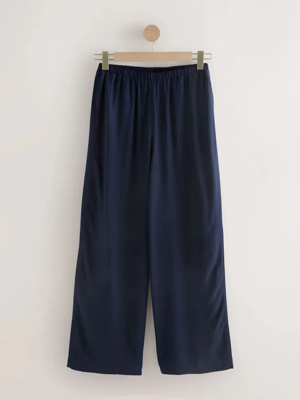 Solid Color Wide-Leg Pants Paired With Linen Trousers