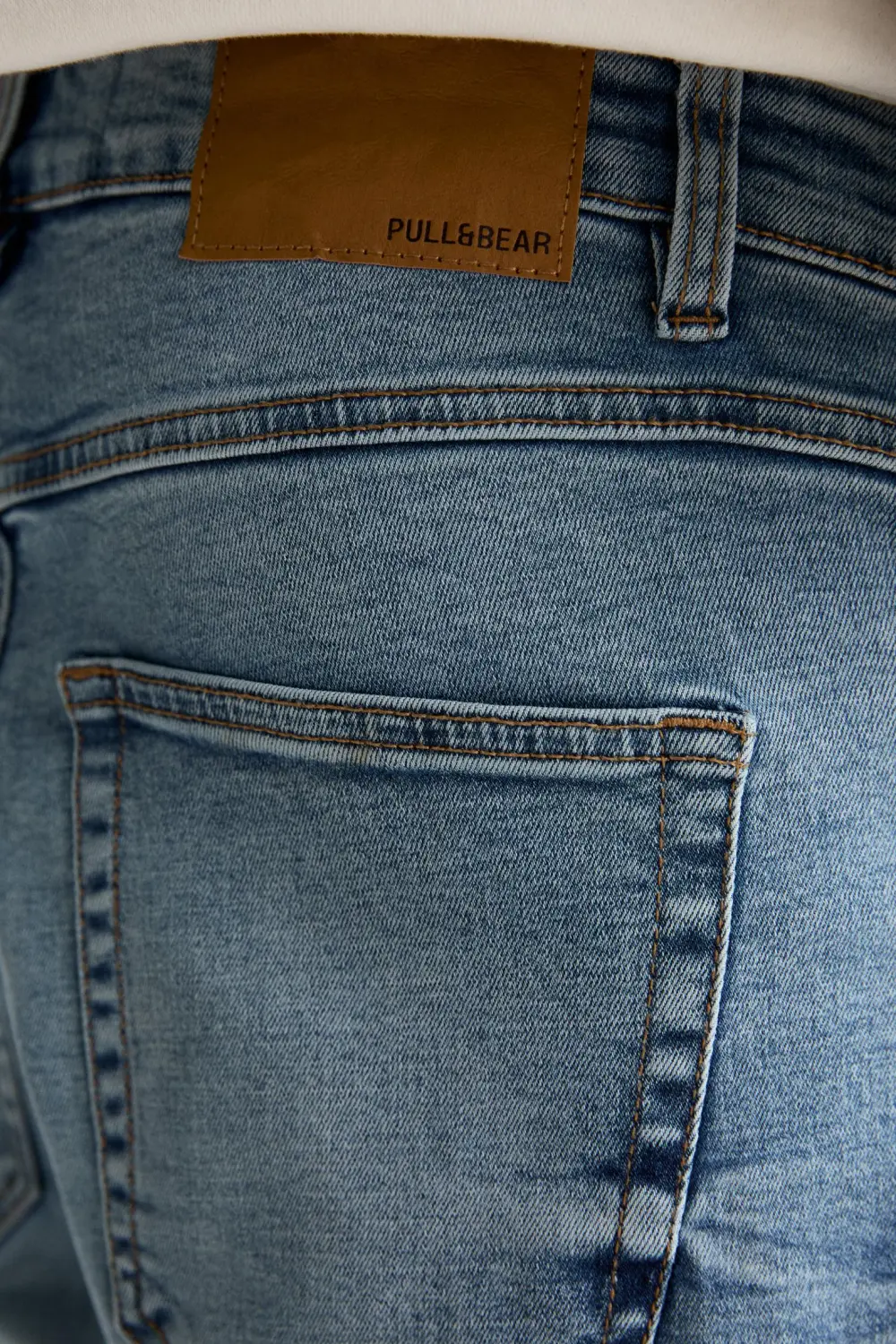 Washed carrot-fit jeans