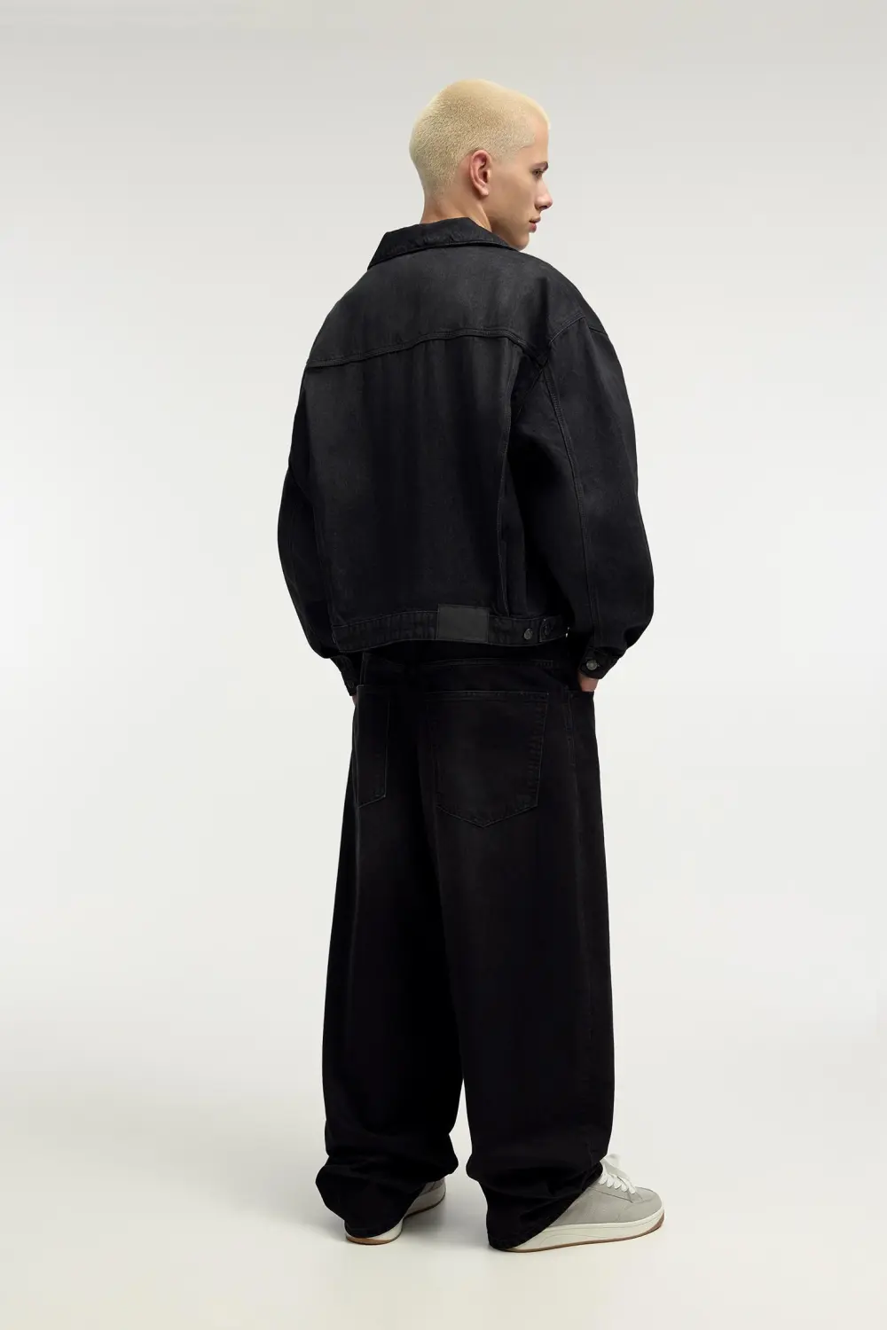 Super baggy washed finish jeans