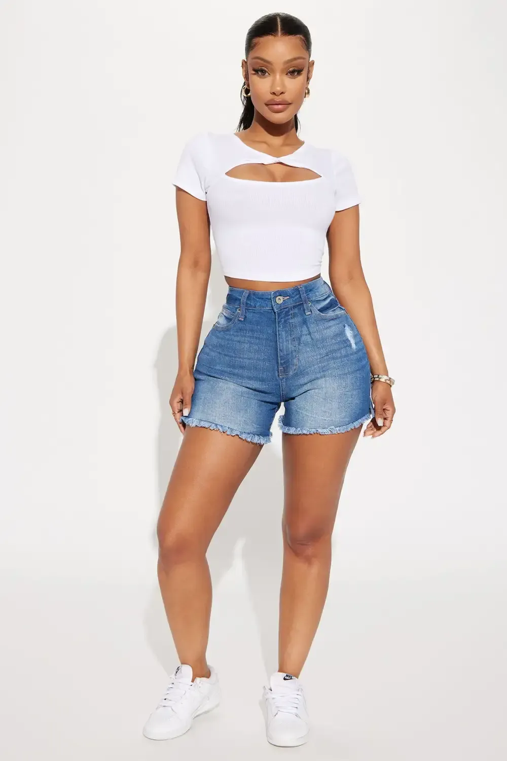 Showing Off Stretch Denim Shorts - Medium Wash