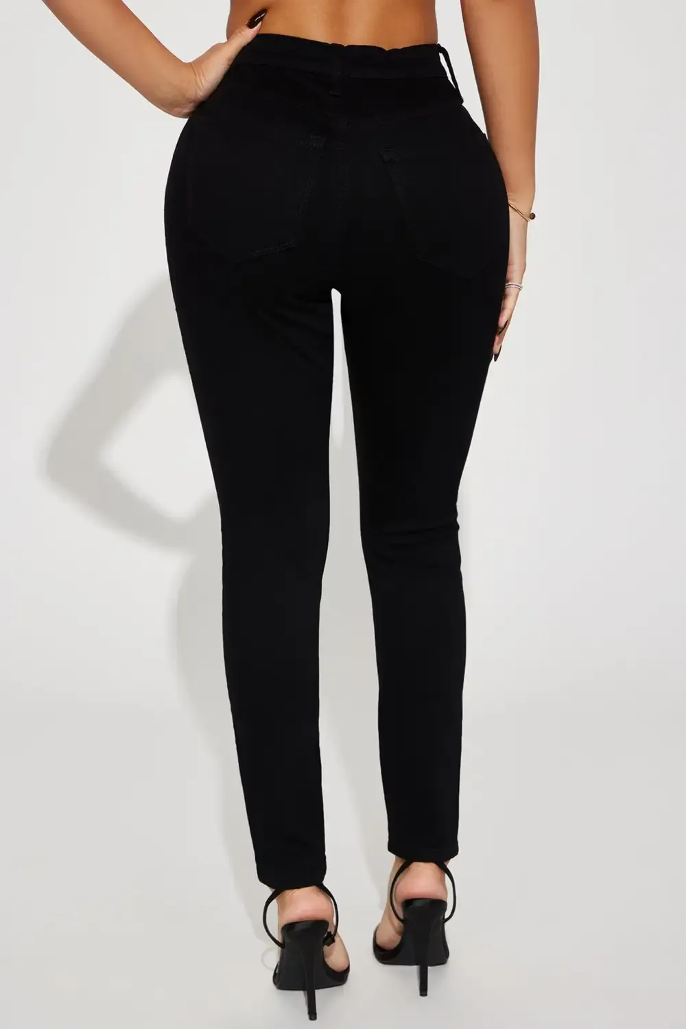 Petite Emma Super Stretch High Rise Skinny Jean - Black
