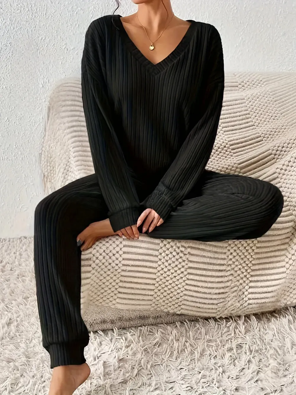 Solid Color Polyester V-Neck Knit Tracksuit