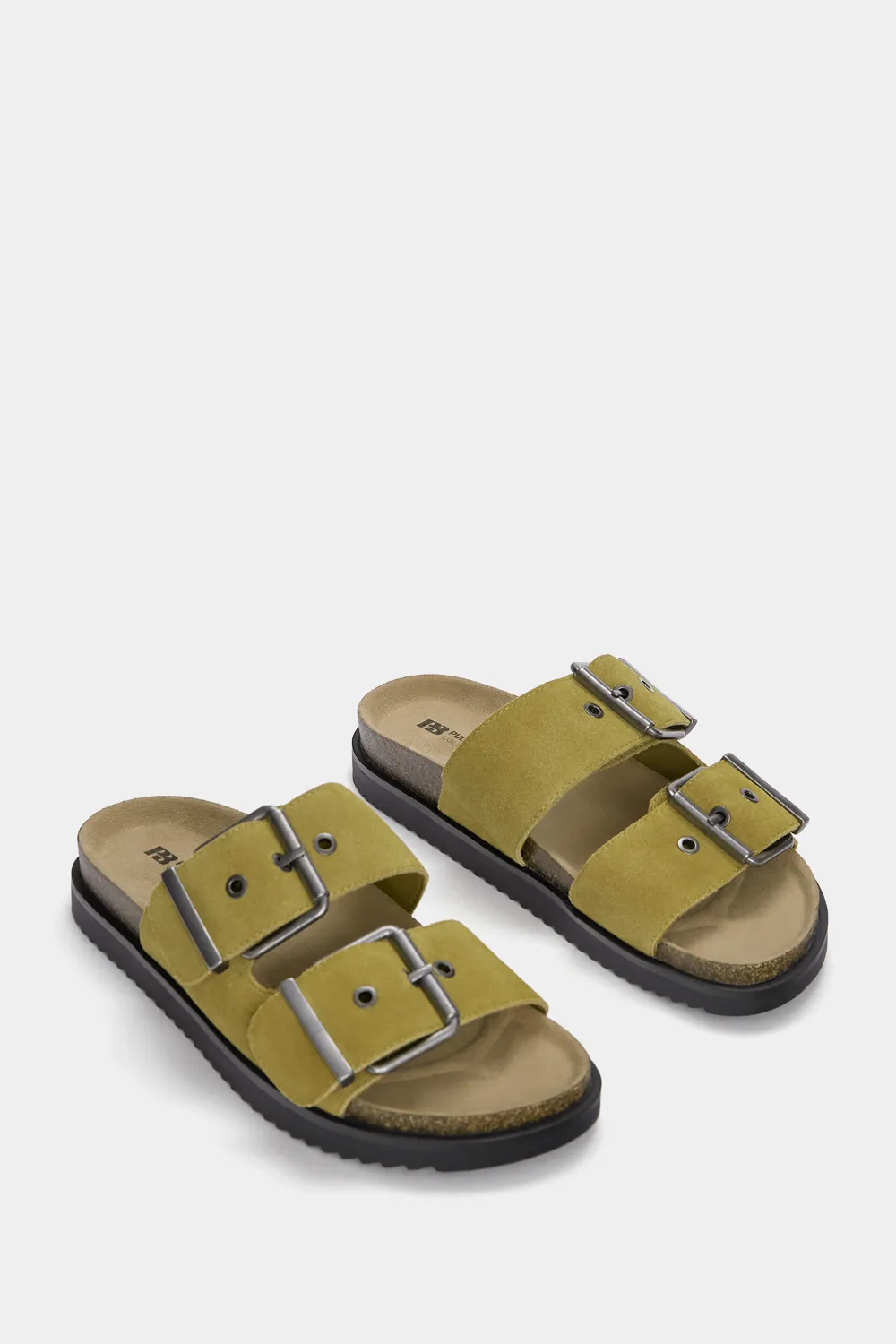Sandalias planas serraje hebillas