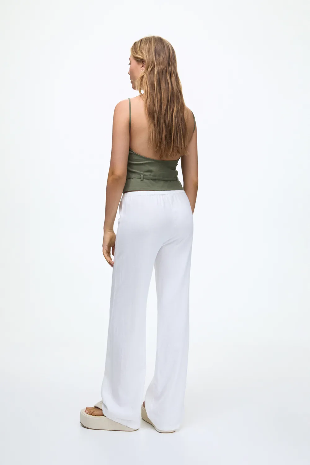 Pantalón fluido con lino