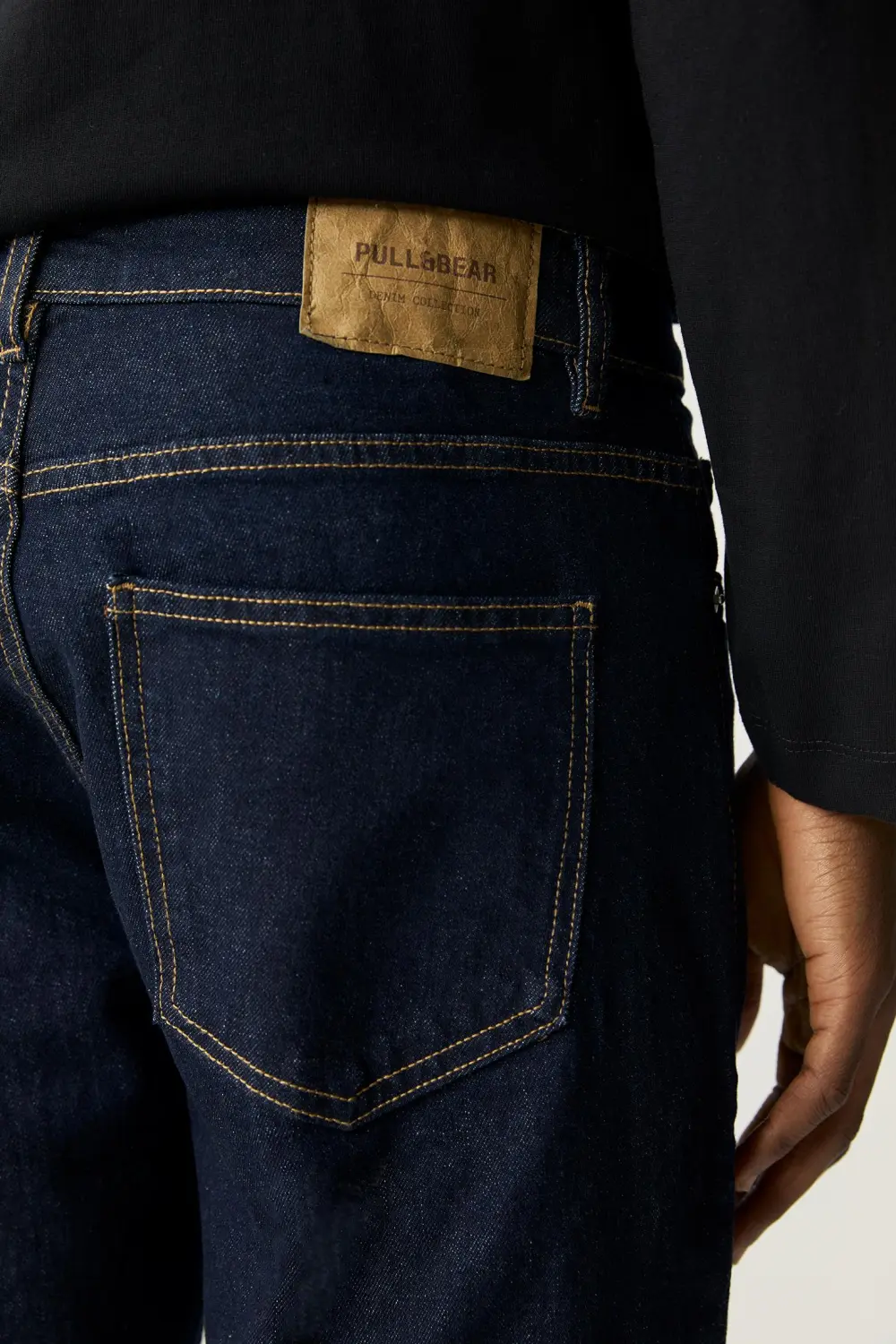 Slim fit jeans with seam details