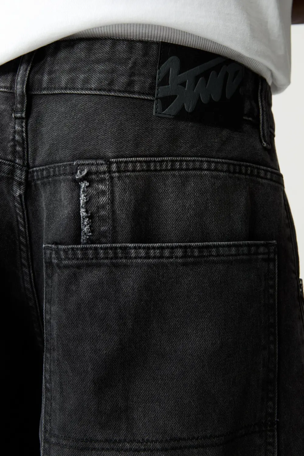 Baggy jeans with fringing