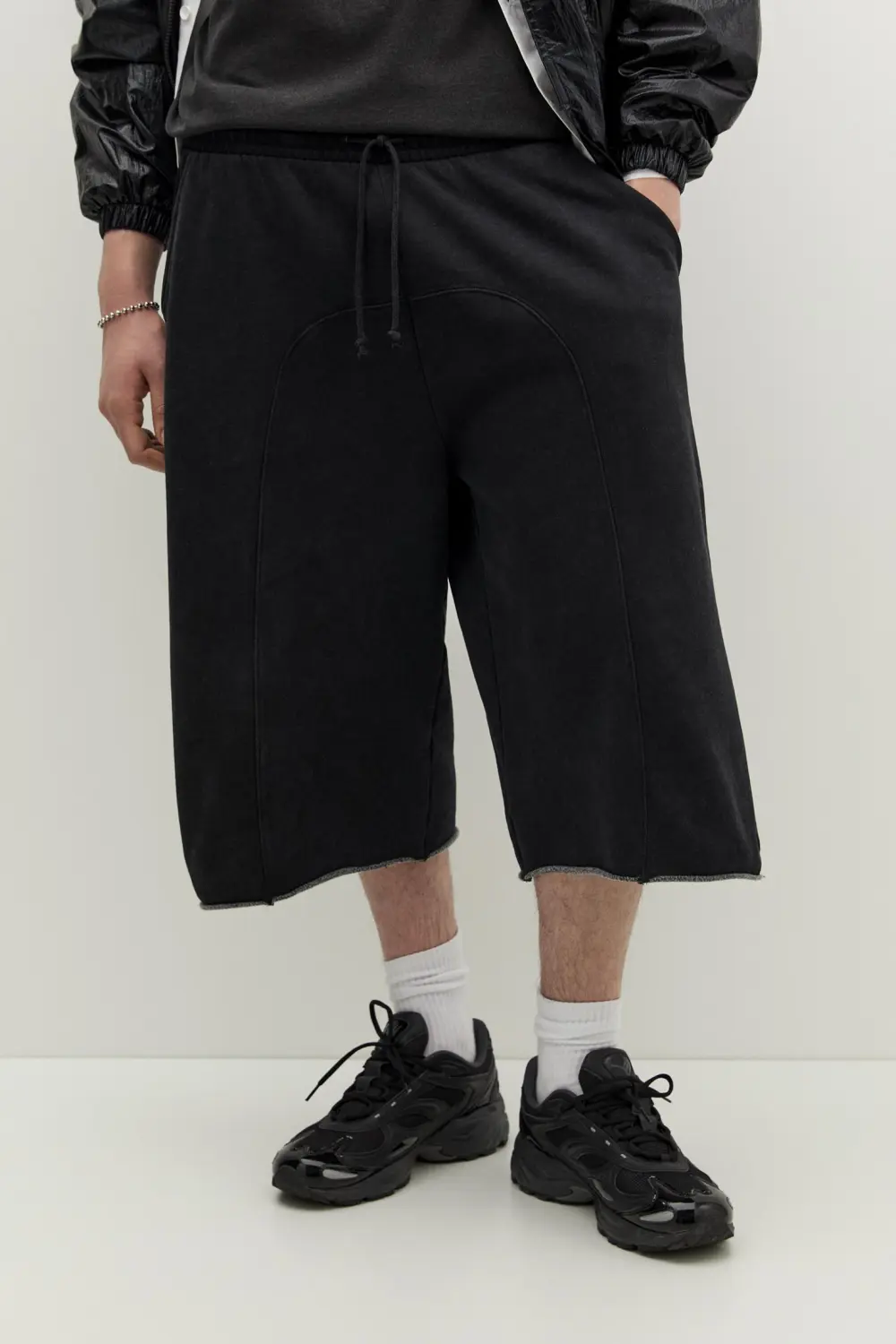 Frayed hem tracksuit Bermuda shorts