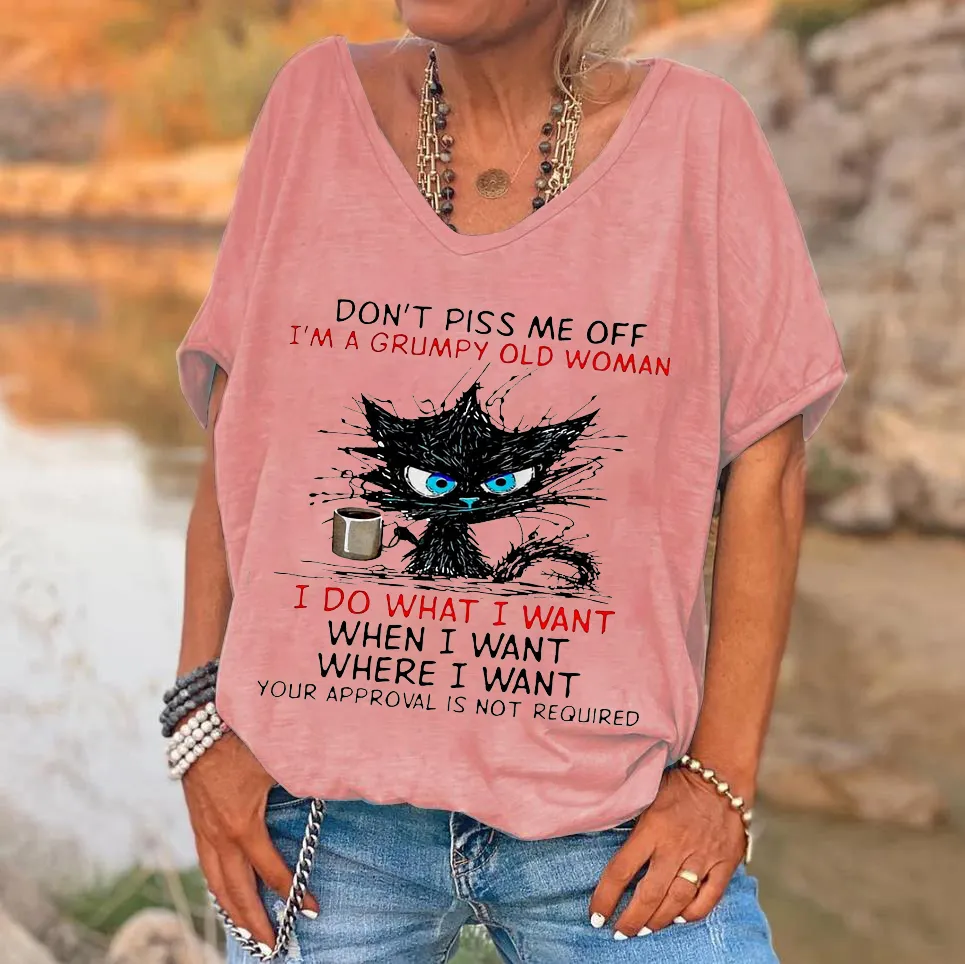 Custompupshirt Don't Piss Me Off I'm A Grumpy Old Woman Printed V-Neck Women's T-shirt