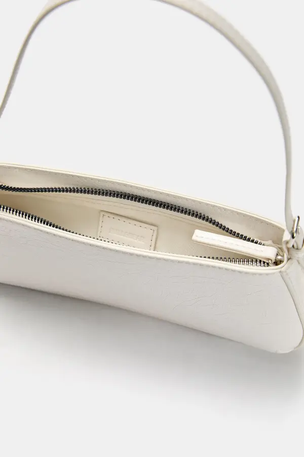 Bolso de hombro charol