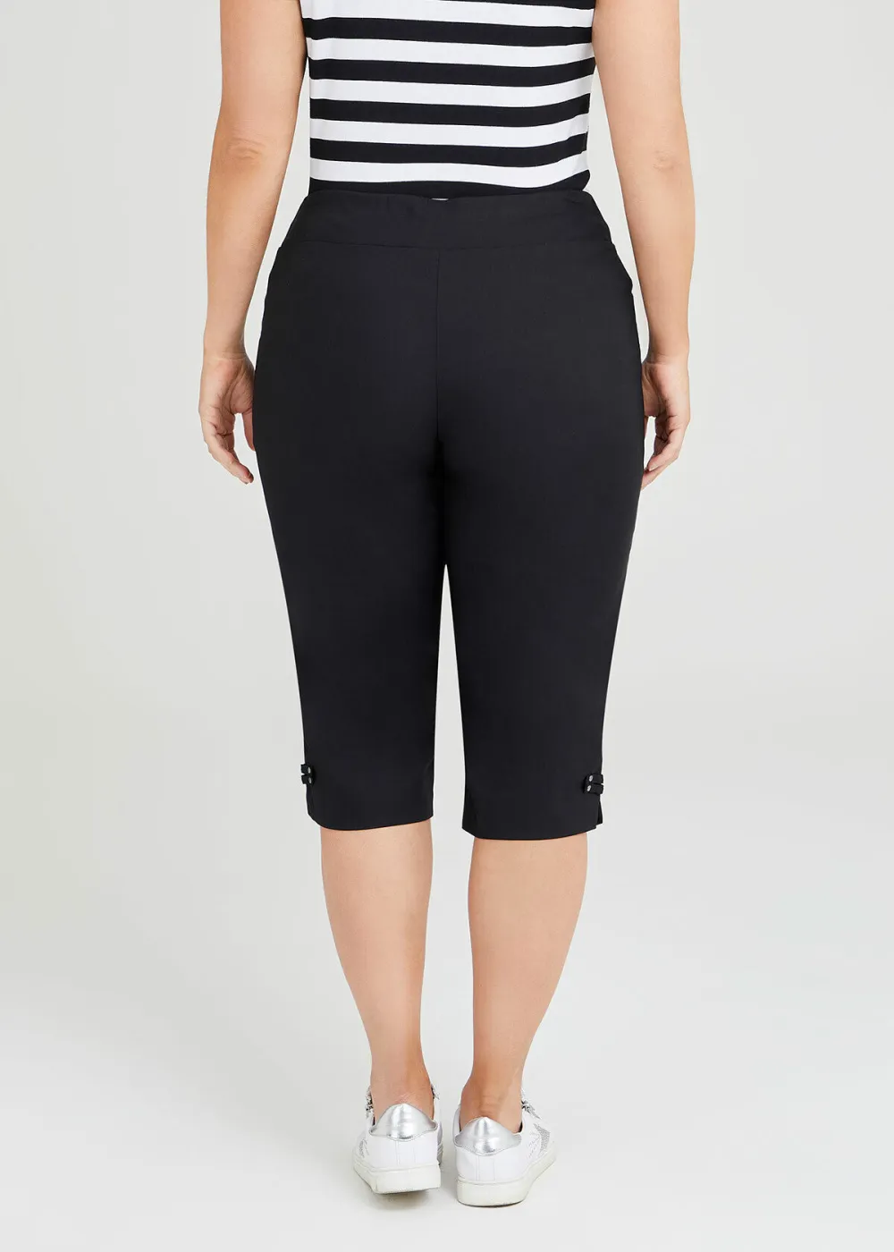 Editorial Essential Short