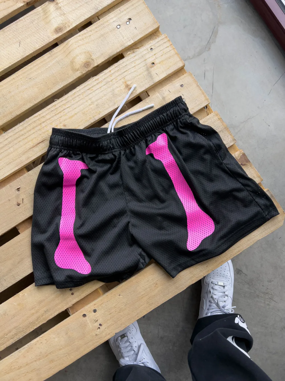 BONE DRY VENTED MESH SHORTS - BLACK / PINK