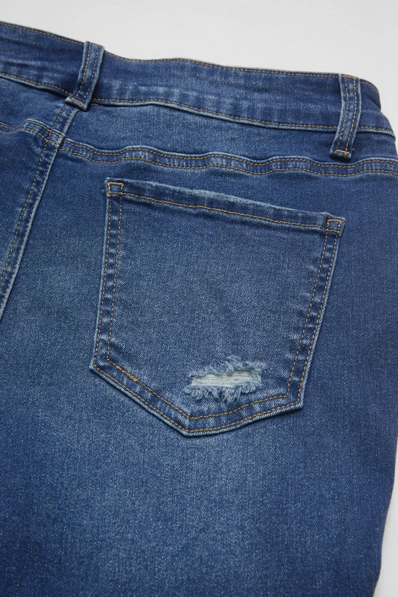 Cut Out Stitch Detail Raw Hem Mid Waist Capri Jeans
