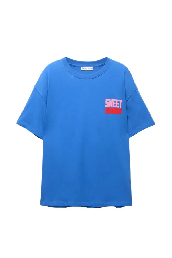 Camiseta azul gráfico fresas