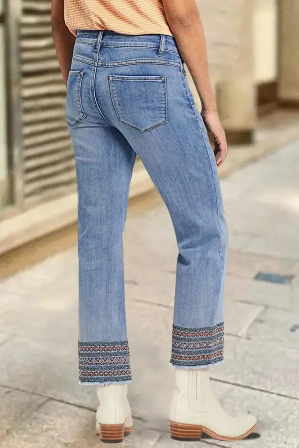 Wash Embroidery Raw Hem Mid Rise Crop Jeans