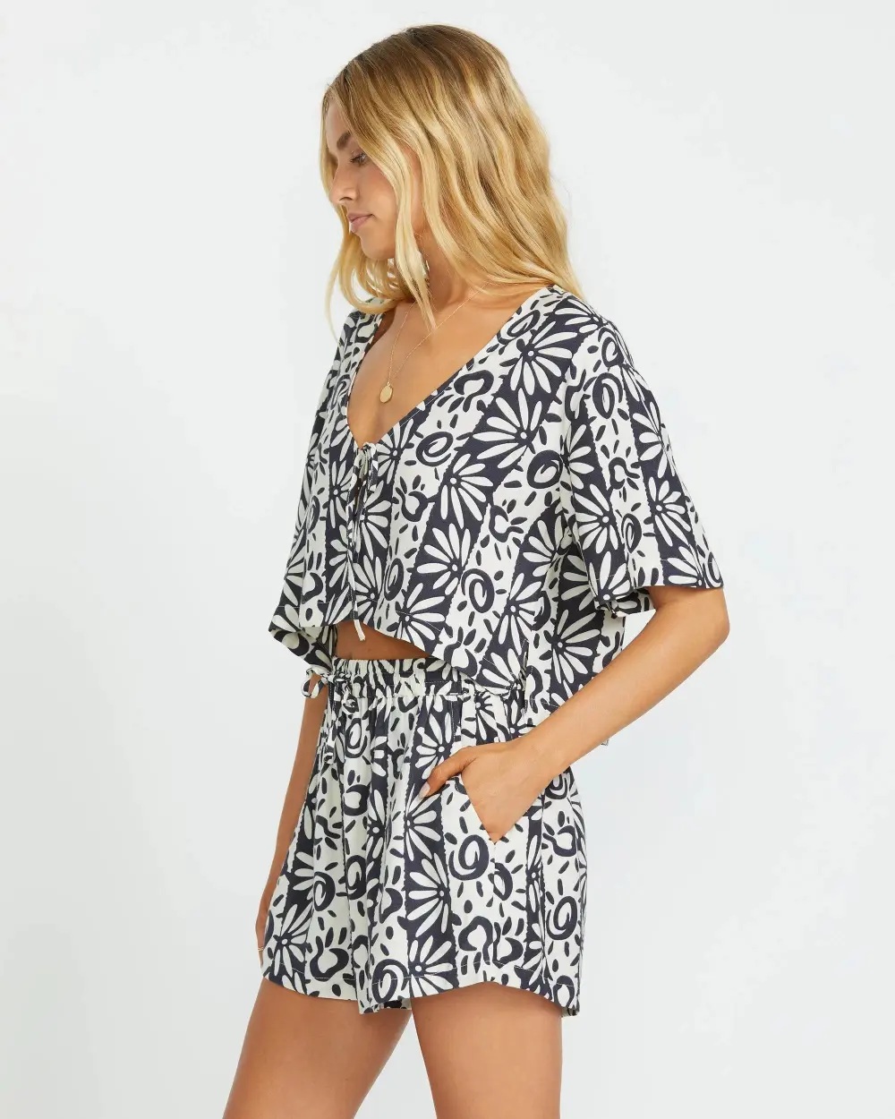Sunflower Shorts - Black Sands