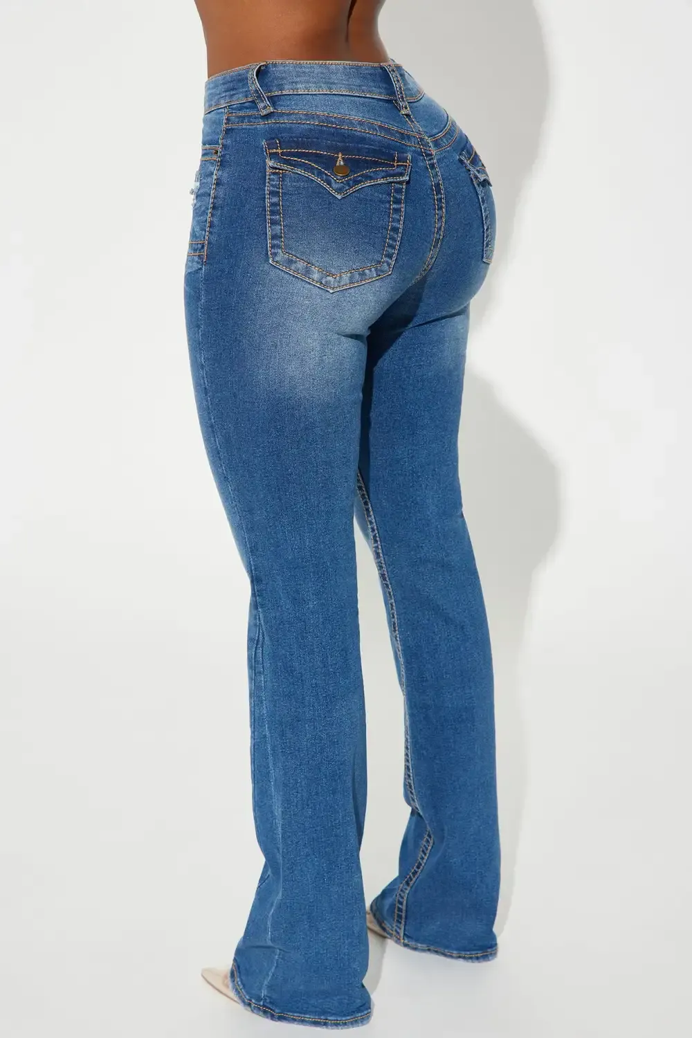 Getting Served Stretch Bootcut Jeans - Medium Wash