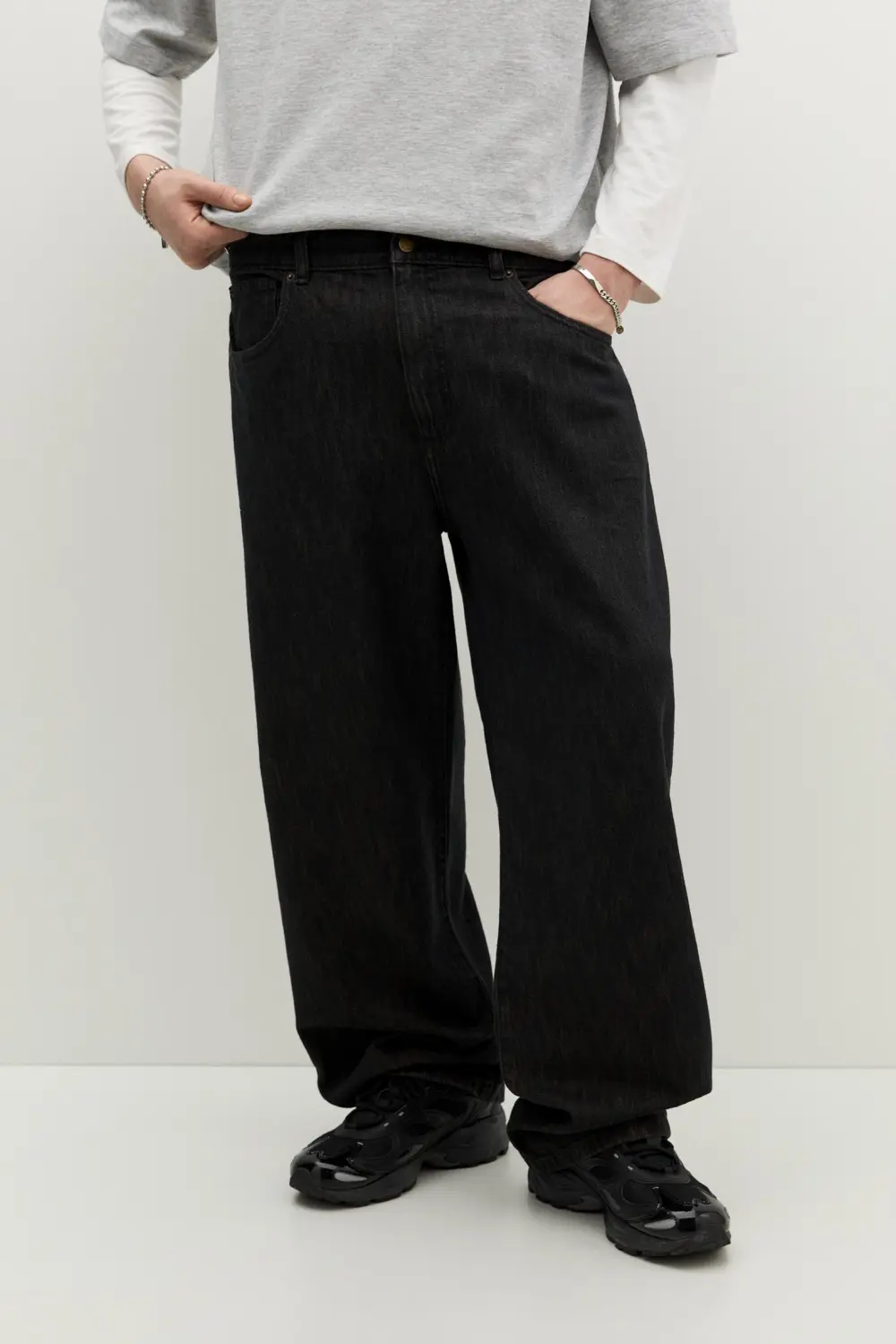 Wide-leg jeans