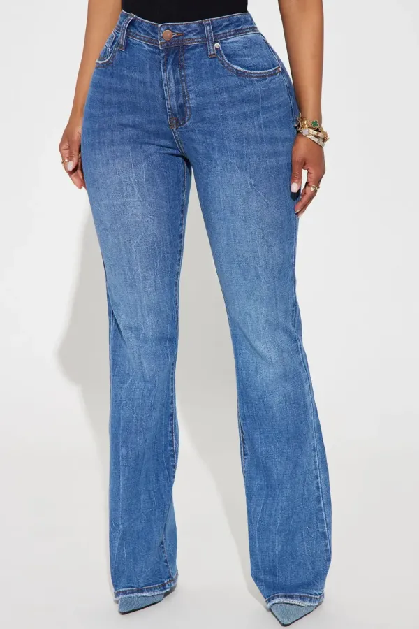 Selene Stretch Straight Leg Jeans - Medium Wash