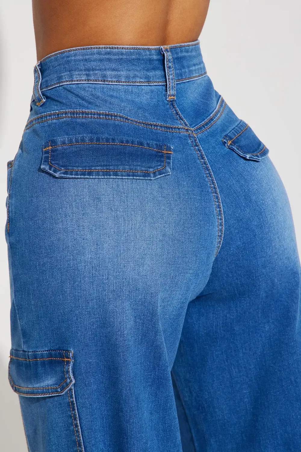 Take The High Road Cargo Jeans - Medium Wash