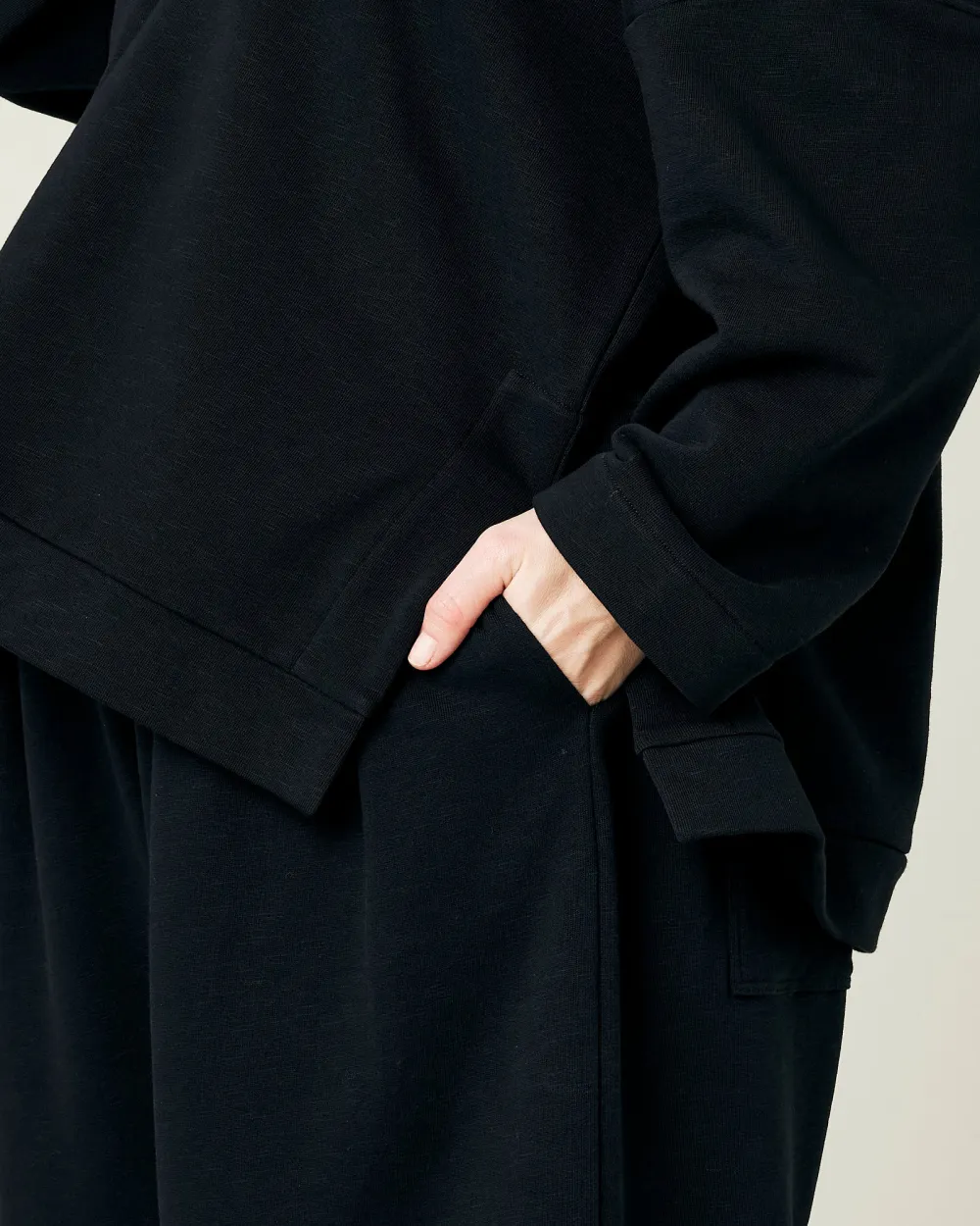 BLACK COTTON JERSEY TOP