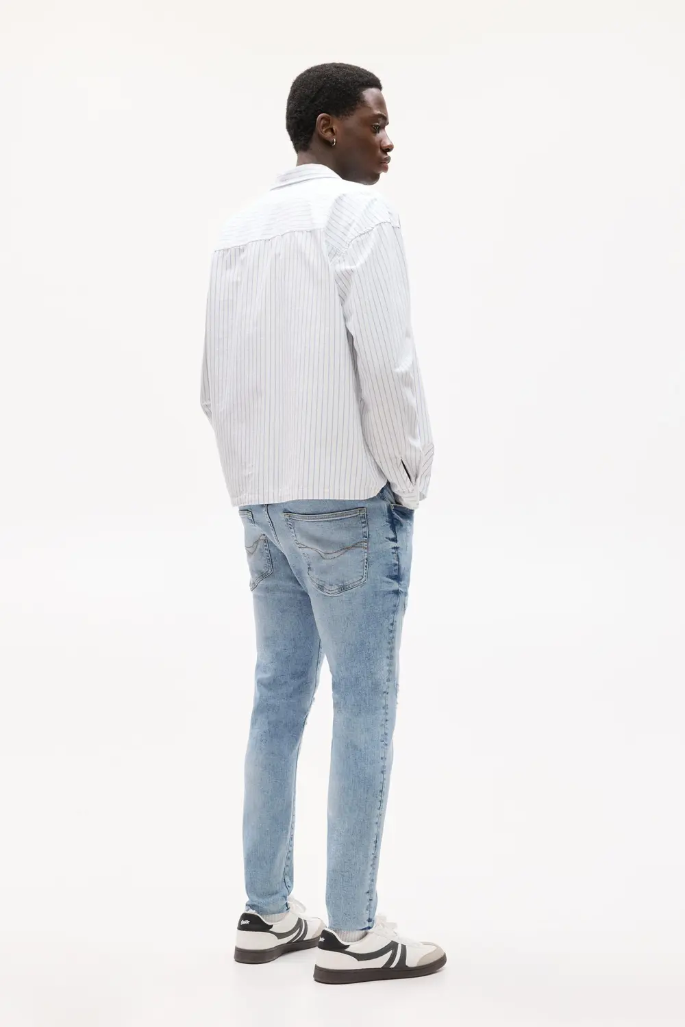 Ripped carrot fit jeans