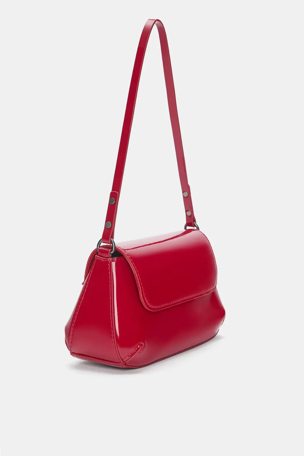 Bolso de hombro charol